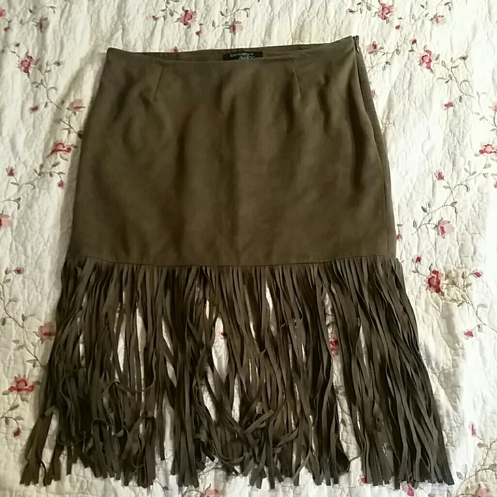 Fringe tan suede texture skirt.